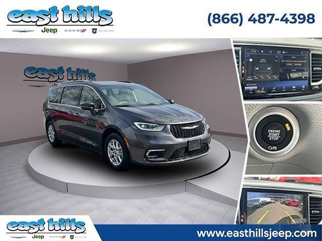 2021 Chrysler Pacifica Touring L — Minivan — 29,551 mi — Greenvale, NY