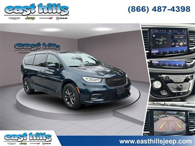 2022 Chrysler Pacifica Touring L — Minivan — 31,658 mi — Greenvale, NY