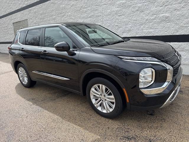 2022 Mitsubishi Outlander ES — SUV — 22,063 mi — Aurora, IL