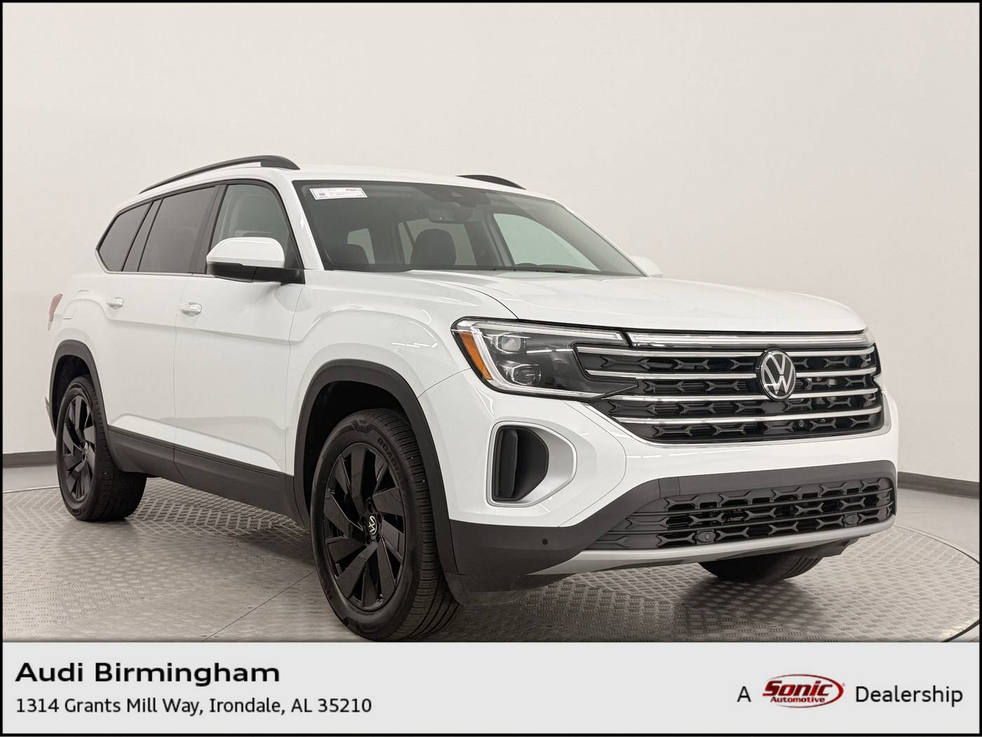 2024 Volkswagen Atlas SE with Technology — SUV — 9,241 mi — Irondale, AL