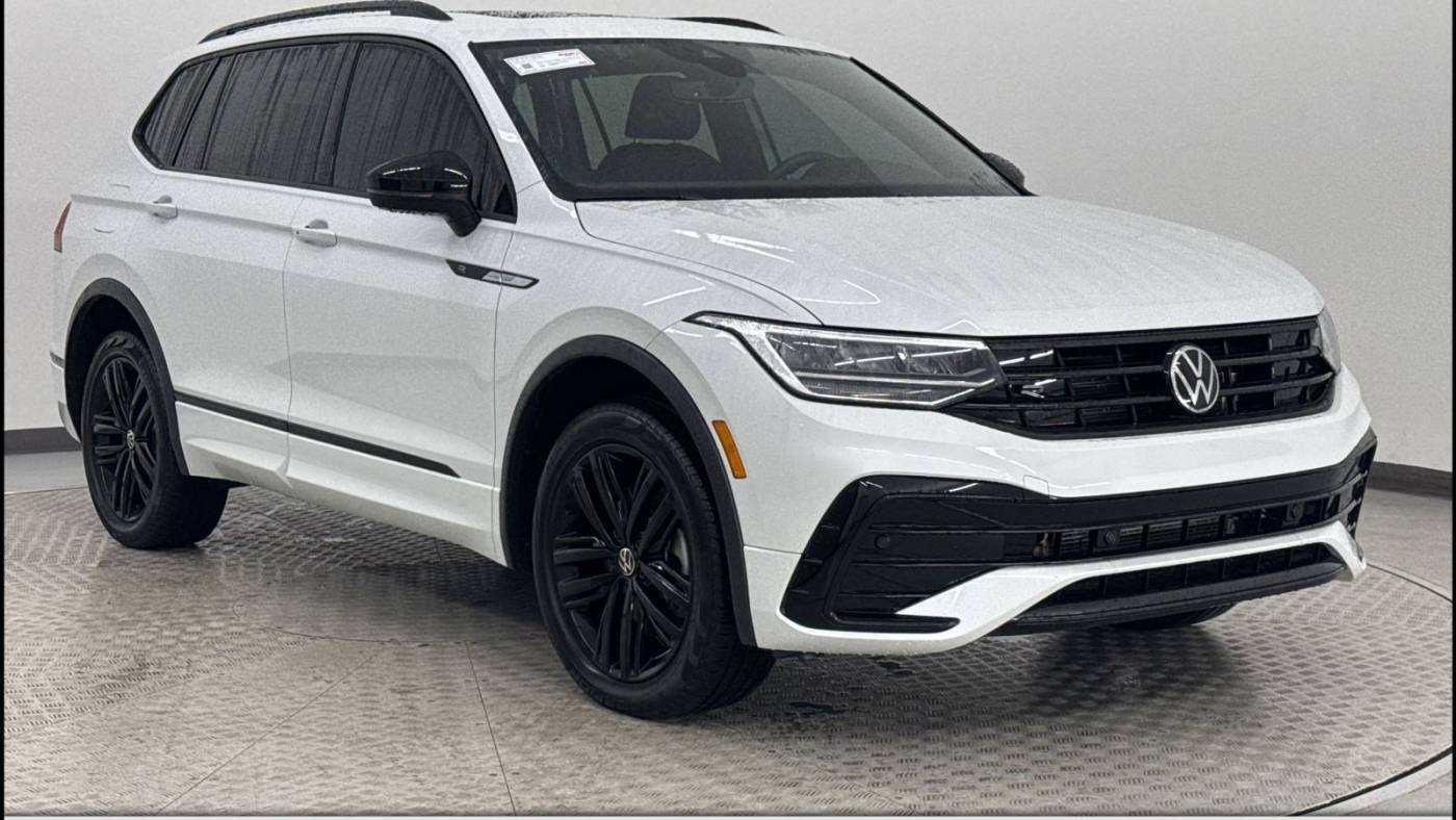 2022 Volkswagen Tiguan SE R-Line Black — SUV — 24,650 mi — Irondale, AL