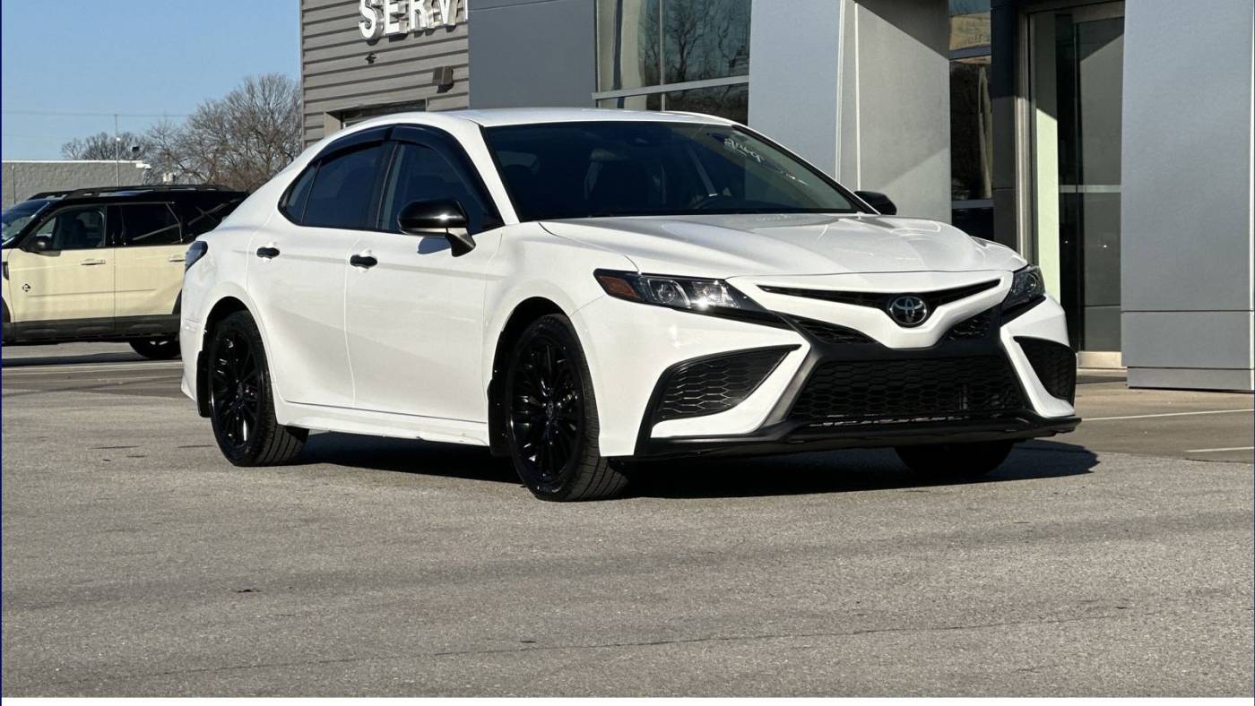 2021 Toyota Camry SE — Sedan — 53,451 mi — Siloam Springs, AR