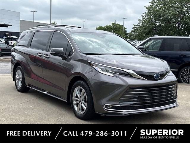 2024 Toyota Sienna Limited — Minivan — 60,258 mi — Bentonville, AR