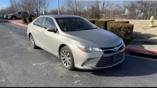 2016 Toyota Camry XLE — Sedan — 129,595 mi — Bentonville, AR