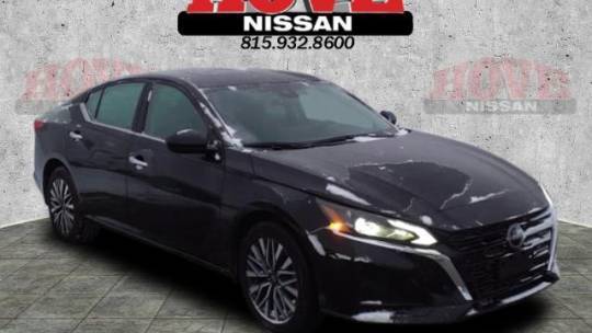 2023 Nissan Altima SV — Sedan — 11,865 mi — Bourbonnais, IL