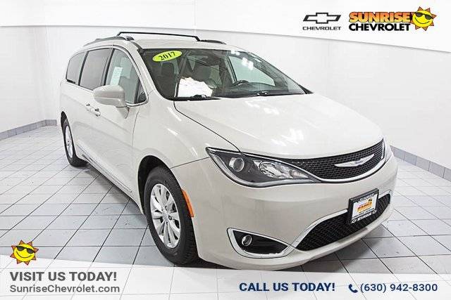2017 Chrysler Pacifica Touring L — Minivan — 83,756 mi — Glendale Heights, IL