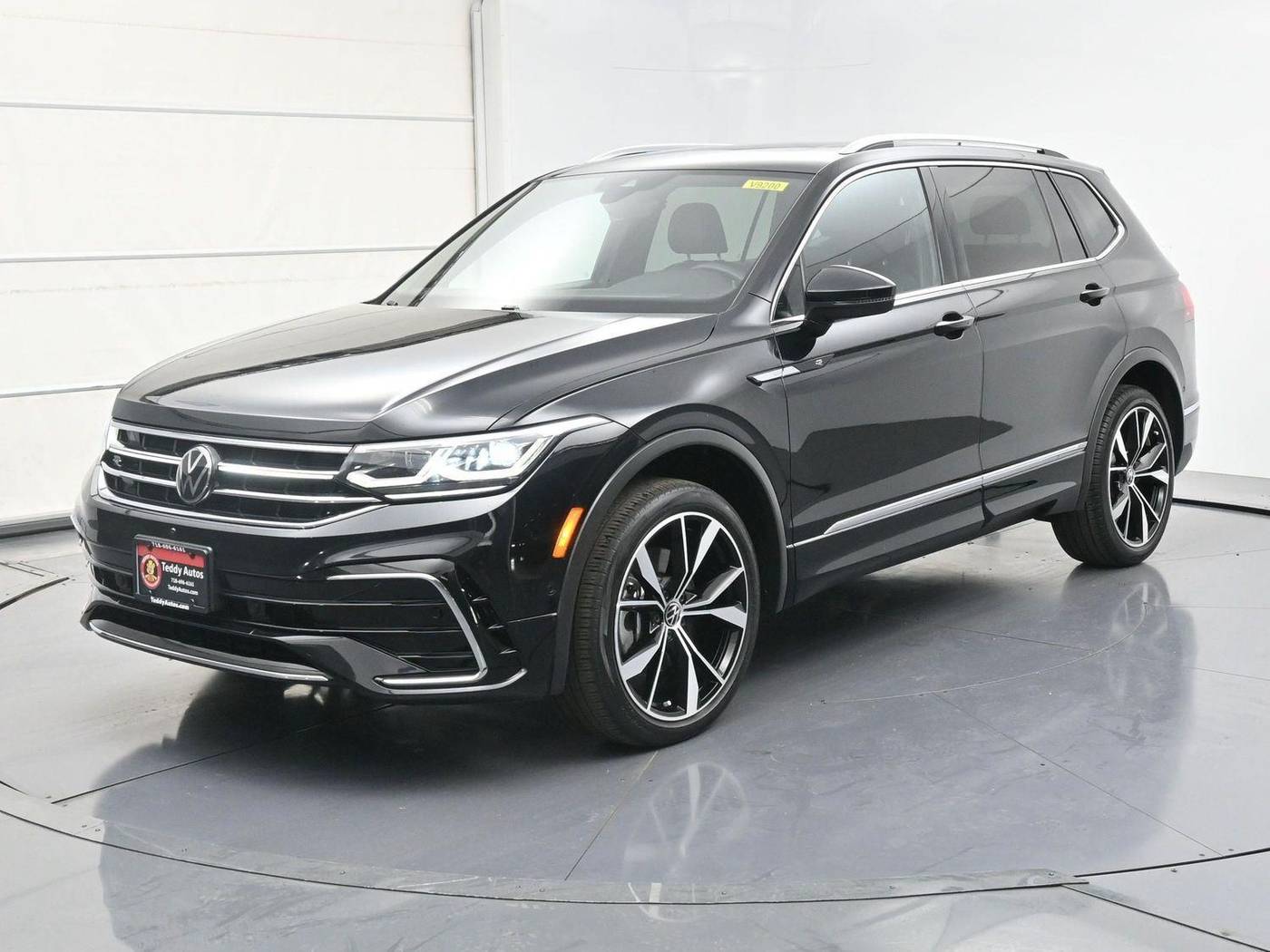2023 Volkswagen Tiguan SEL R-Line — SUV — 31,472 mi — Bronx, NY