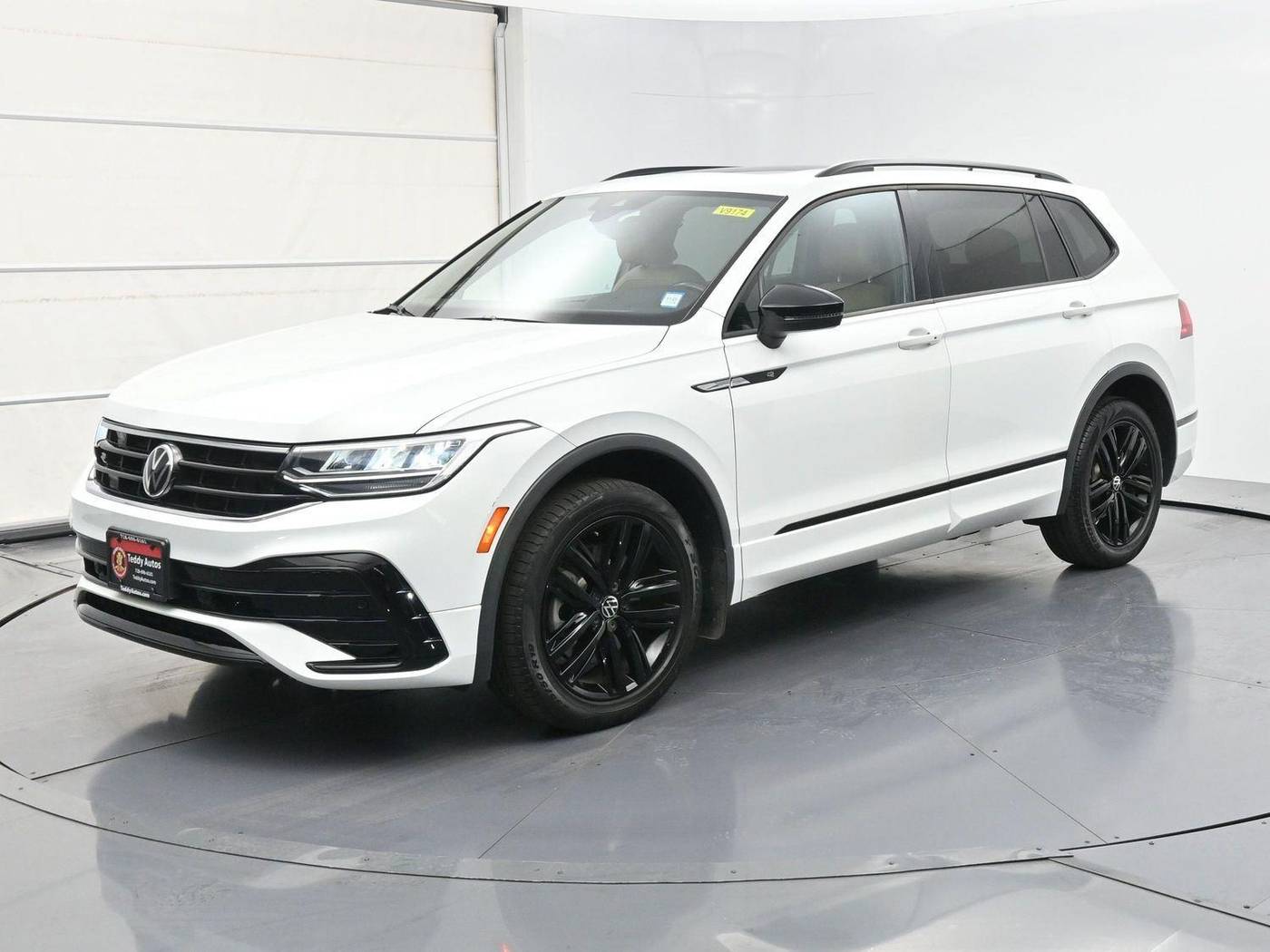 2022 Volkswagen Tiguan SE R-Line Black — SUV — 29,086 mi — Bronx, NY