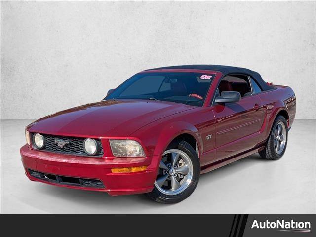 2005 Ford Mustang GT Deluxe