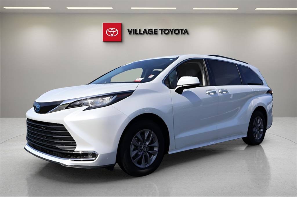 2022 Toyota Sienna XLE — Minivan — 10,537 mi — Homosassa, FL