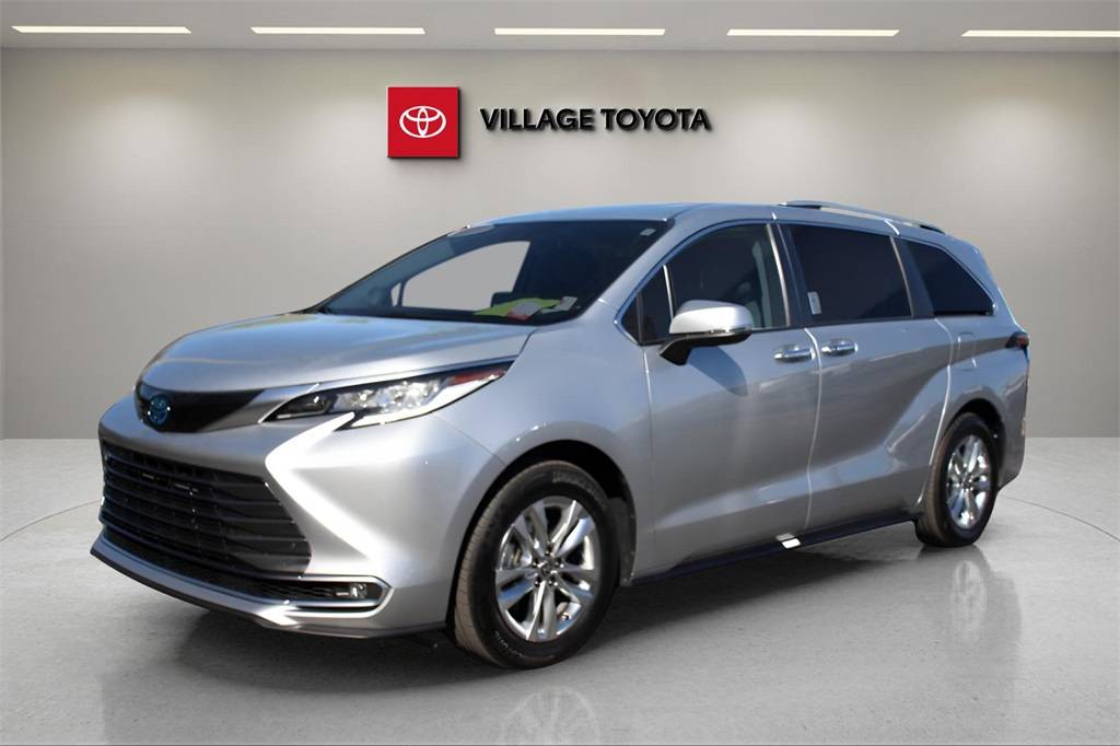 2024 Toyota Sienna Limited — Minivan — 8,563 mi — Homosassa, FL