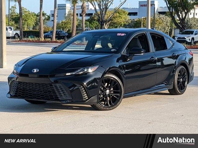 2025 Toyota Camry SE — Sedan — 7,992 mi — Davie, FL