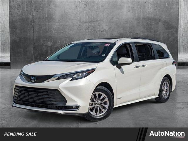 2021 Toyota Sienna XLE — Minivan — 22,492 mi — Davie, FL