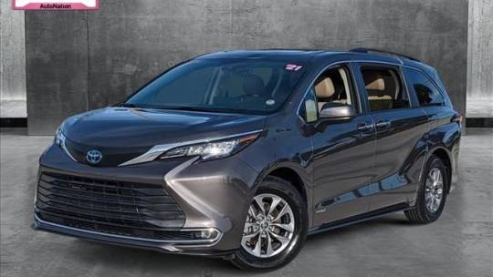 2021 Toyota Sienna XLE — Minivan — 77,761 mi — Davie, FL