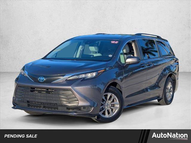 2022 Toyota Sienna LE — Minivan — 49,208 mi — Davie, FL