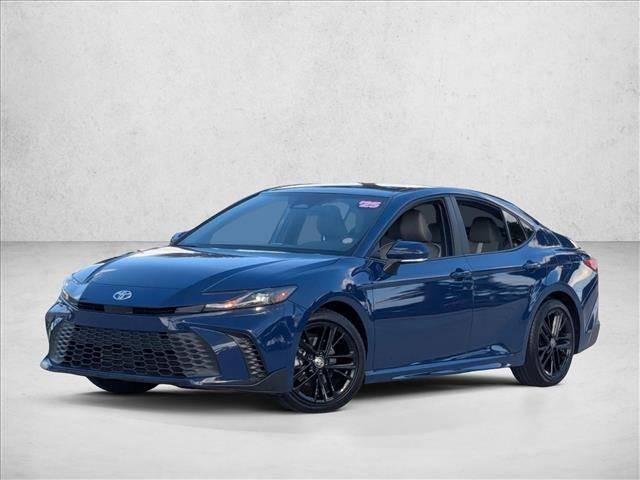 2025 Toyota Camry Hybrid SE — Sedan — 7,611 mi — Davie, FL
