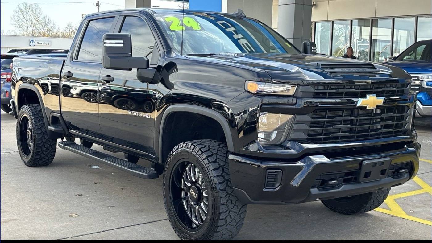 2024 Chevrolet Silverado 2500HD Custom — Pickup Truck — 21,769 mi — Siloam Springs, AR