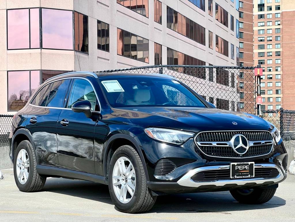 2025 Mercedes-Benz GLC GLC 300 — SUV — 4,886 mi — Holland, NY