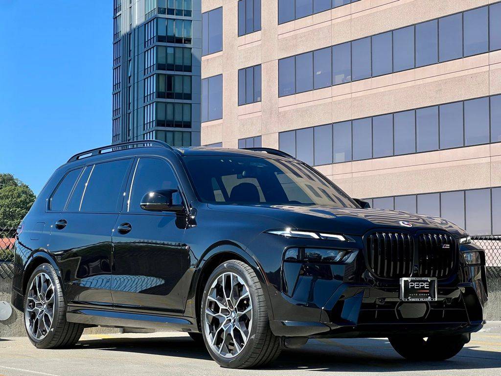 2025 BMW X7 M60i — SUV — 7,826 mi — Holland, NY