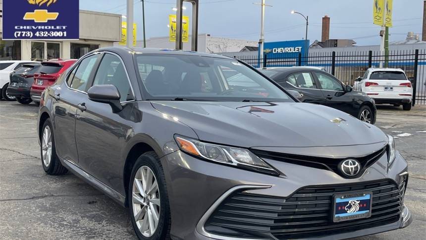 2021 Toyota Camry LE — Sedan — 70,312 mi — Chicago, IL