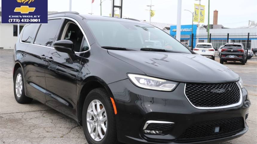 2022 Chrysler Pacifica Touring L — Minivan — 69,676 mi — Chicago, IL