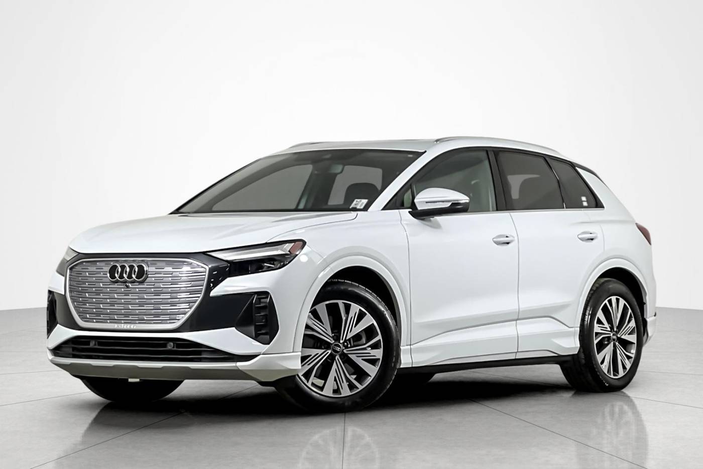 2025 Audi Q4 e-tron Premium — SUV — 9,623 mi — Beverly Hills, CA