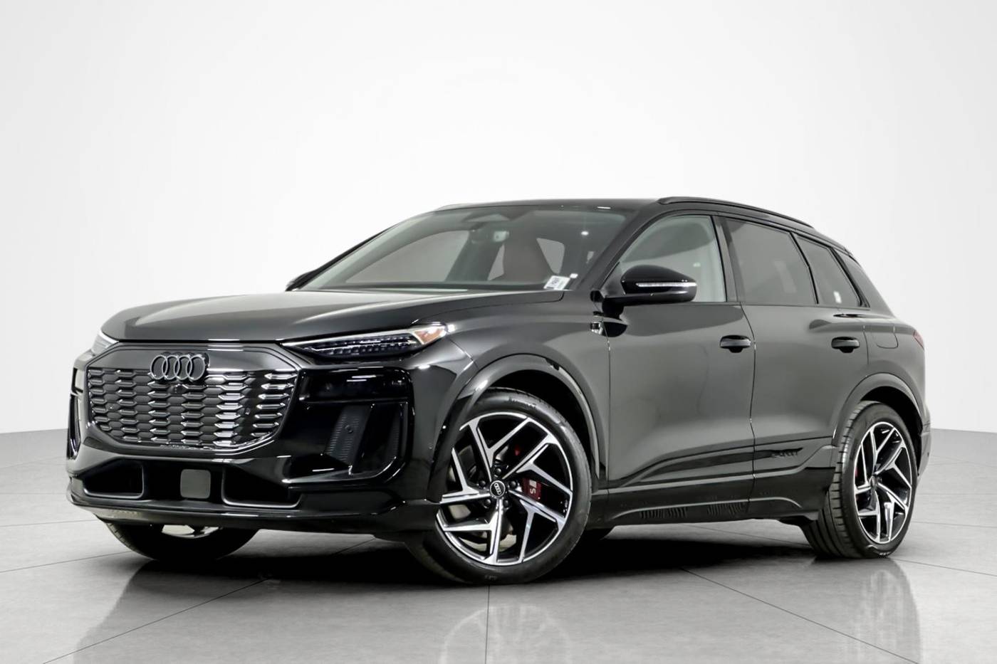 2025 Audi SQ6 e-tron Prestige — SUV — 5,469 mi — Beverly Hills, CA