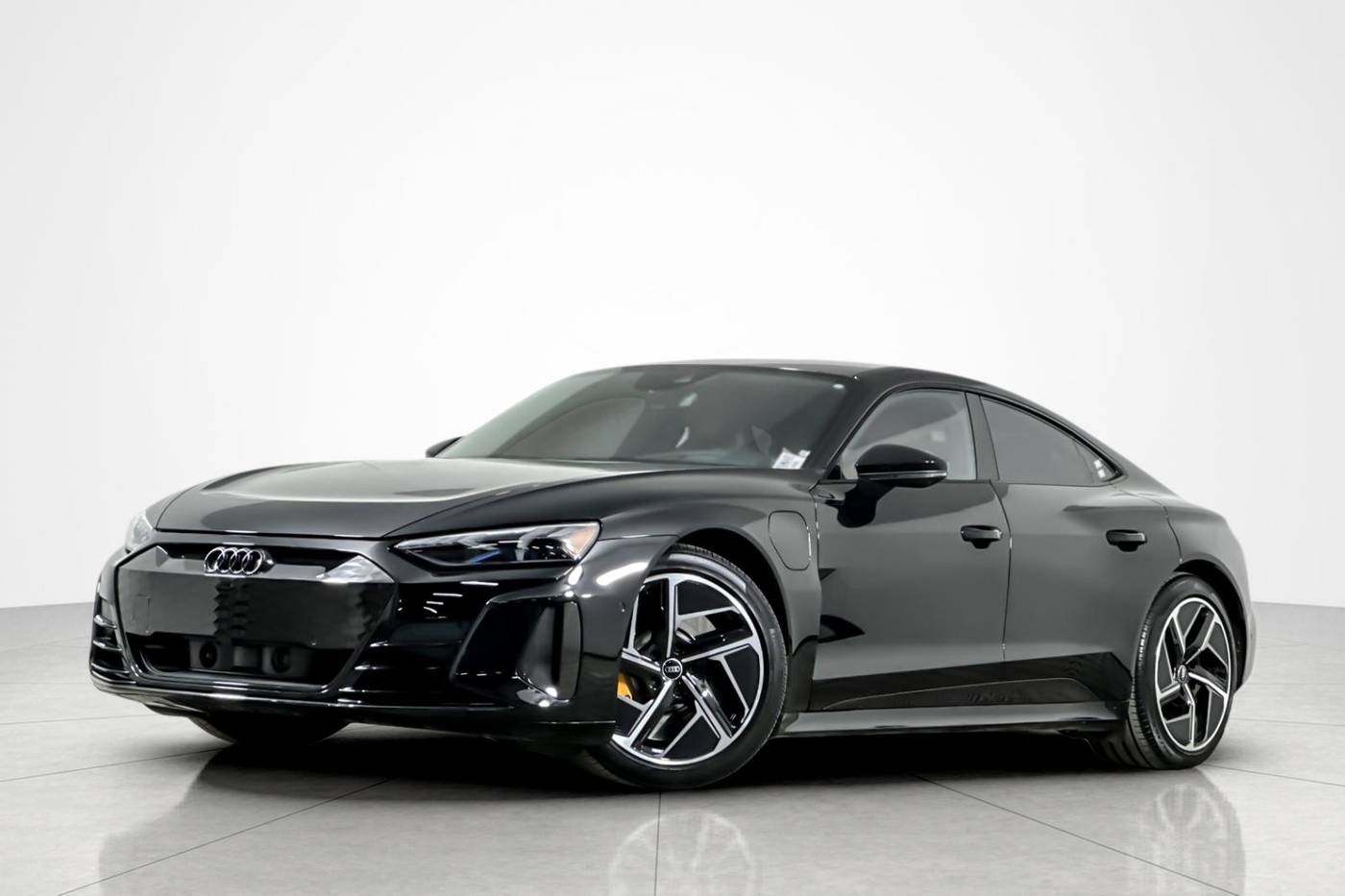 2024 Audi RS e-tron GT Standard — Sedan — 7,106 mi — Beverly Hills, CA