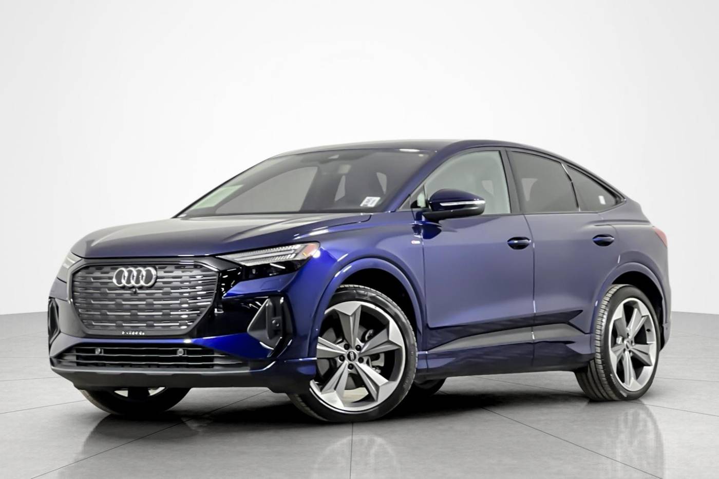 2024 Audi Q4 e-tron Prestige — SUV — 3,591 mi — Beverly Hills, CA