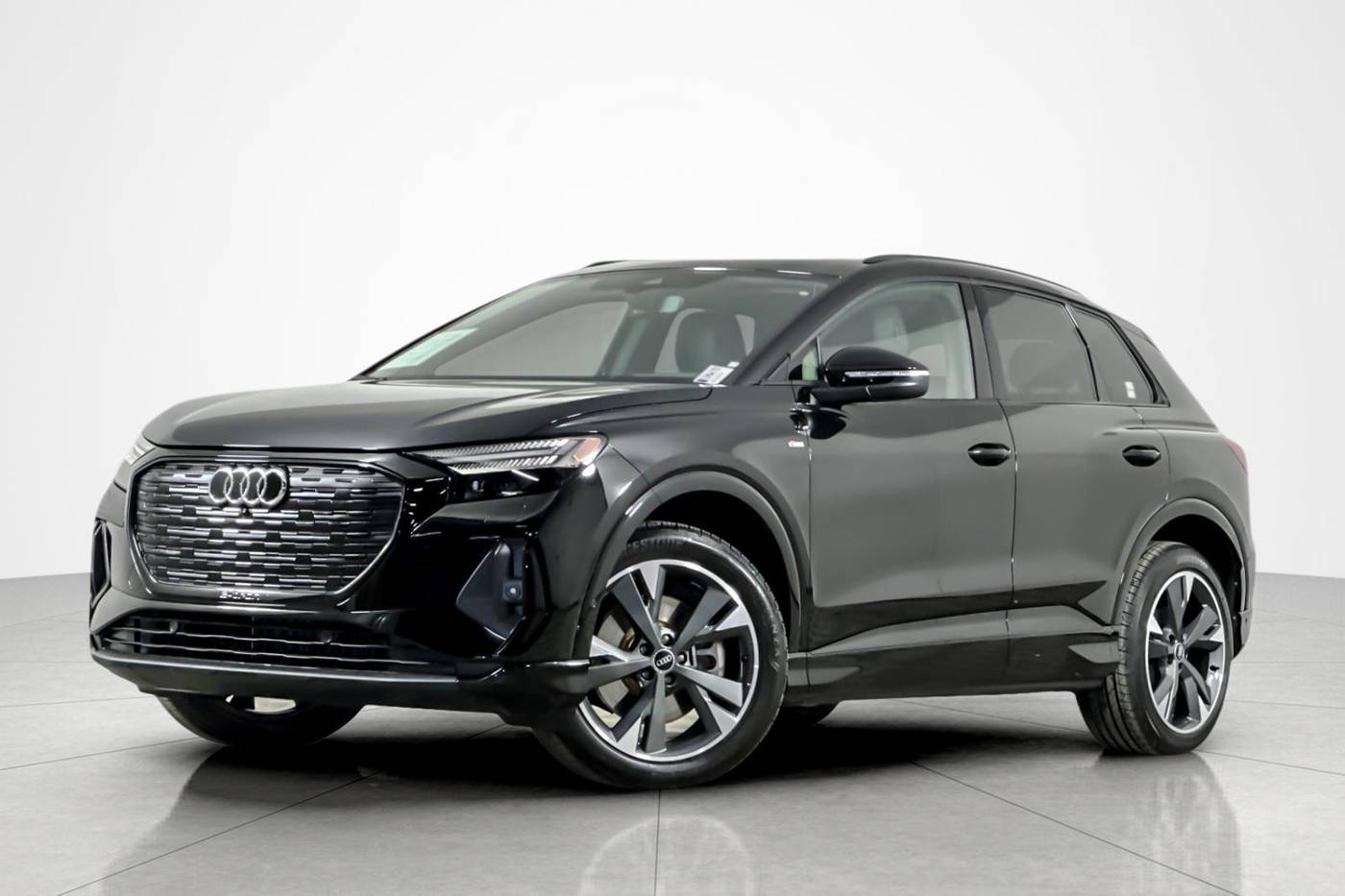 2024 Audi Q4 e-tron Prestige — SUV — 5,042 mi — Beverly Hills, CA