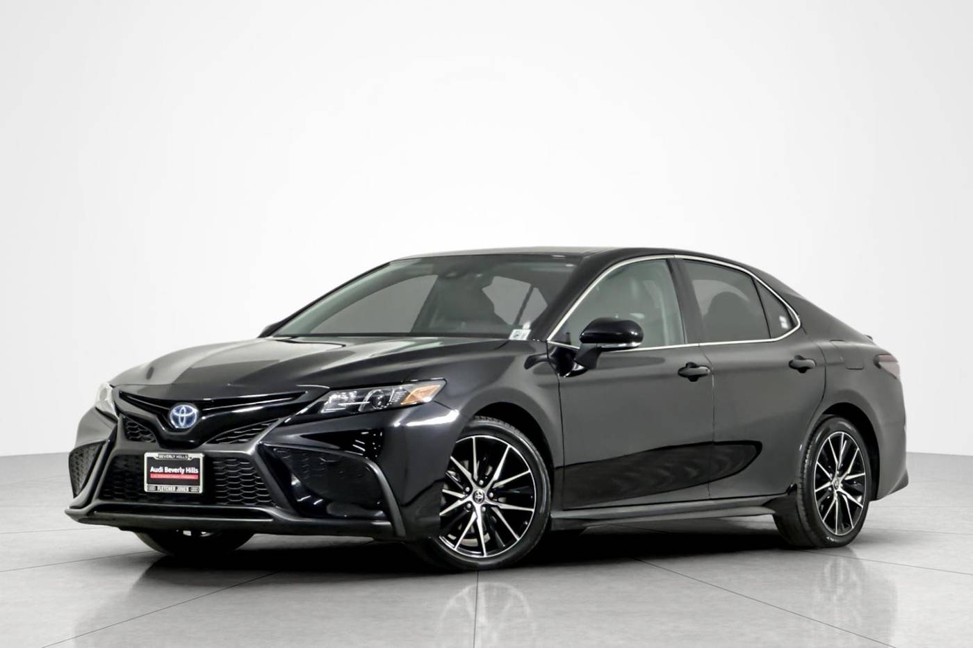 2022 Toyota Camry Hybrid SE — Sedan — 49,089 mi — Beverly Hills, CA