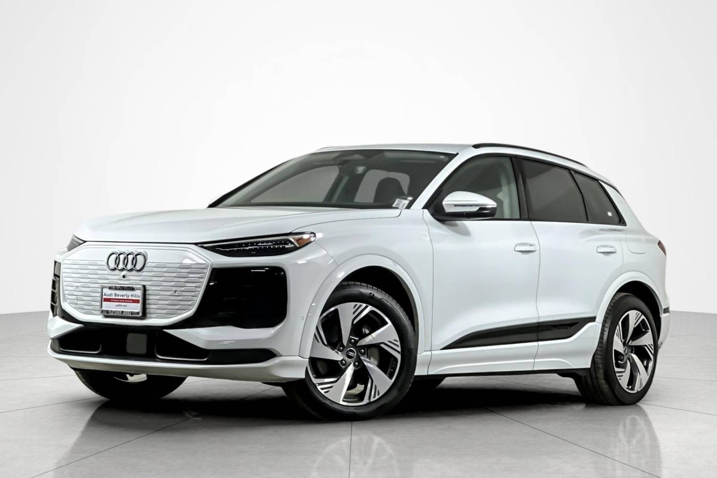2025 Audi Q6 e-tron Premium Plus — SUV — 6,018 mi — Beverly Hills, CA