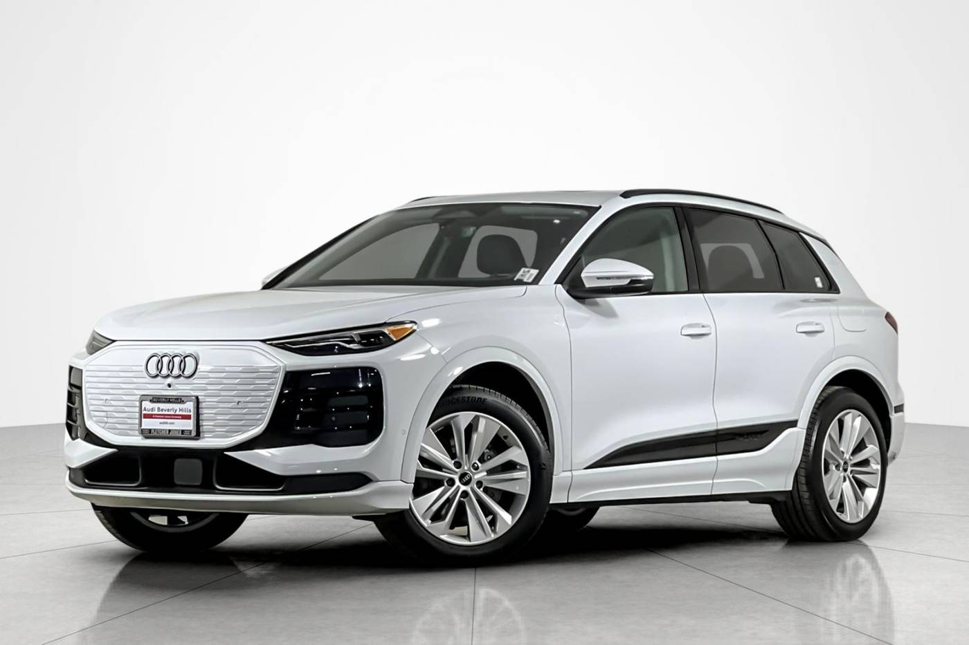 2025 Audi Q6 e-tron Premium — SUV — 4,751 mi — Beverly Hills, CA