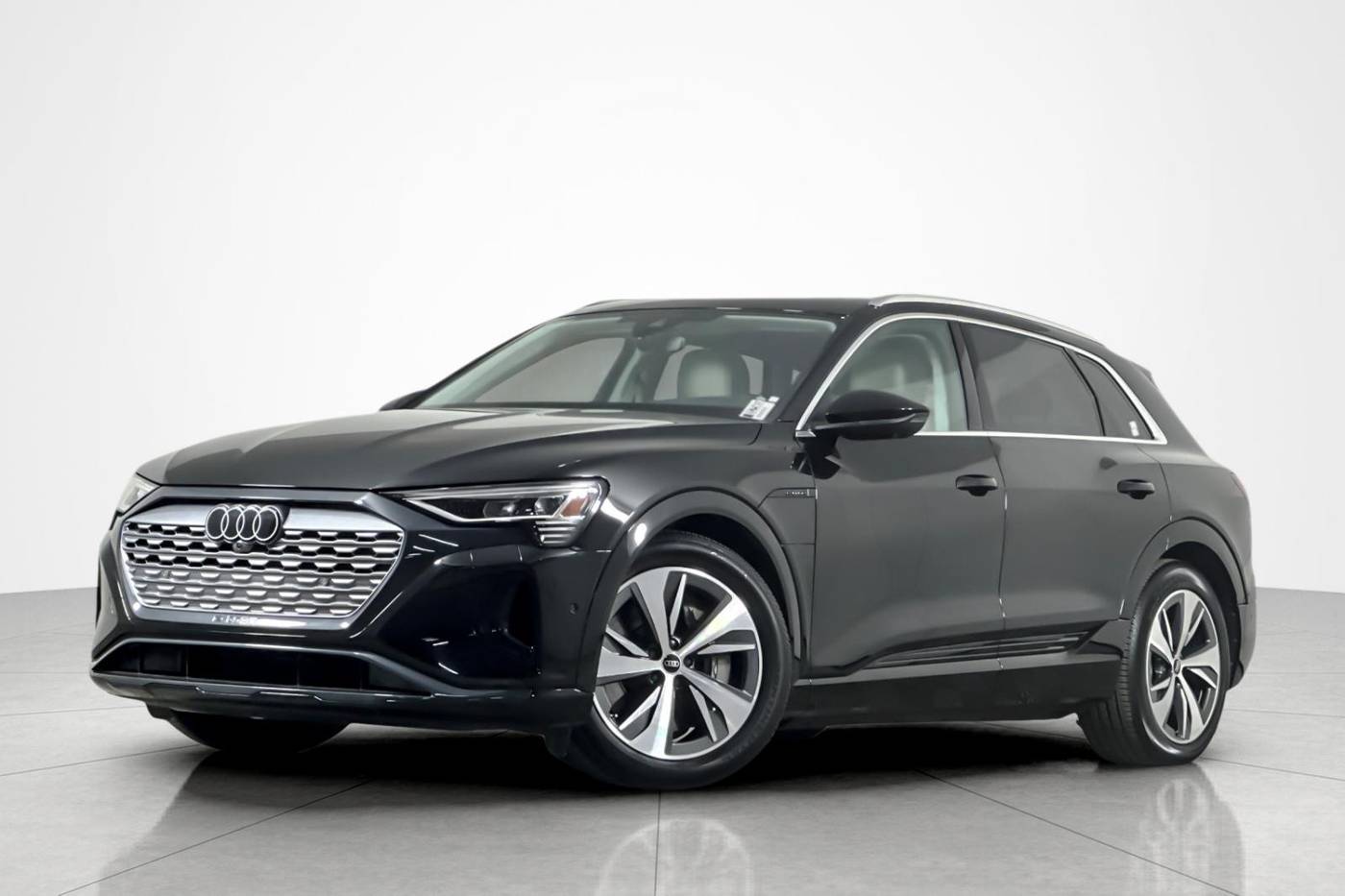 2024 Audi Q8 e-tron Premium Plus — SUV — 4,807 mi — Beverly Hills, CA
