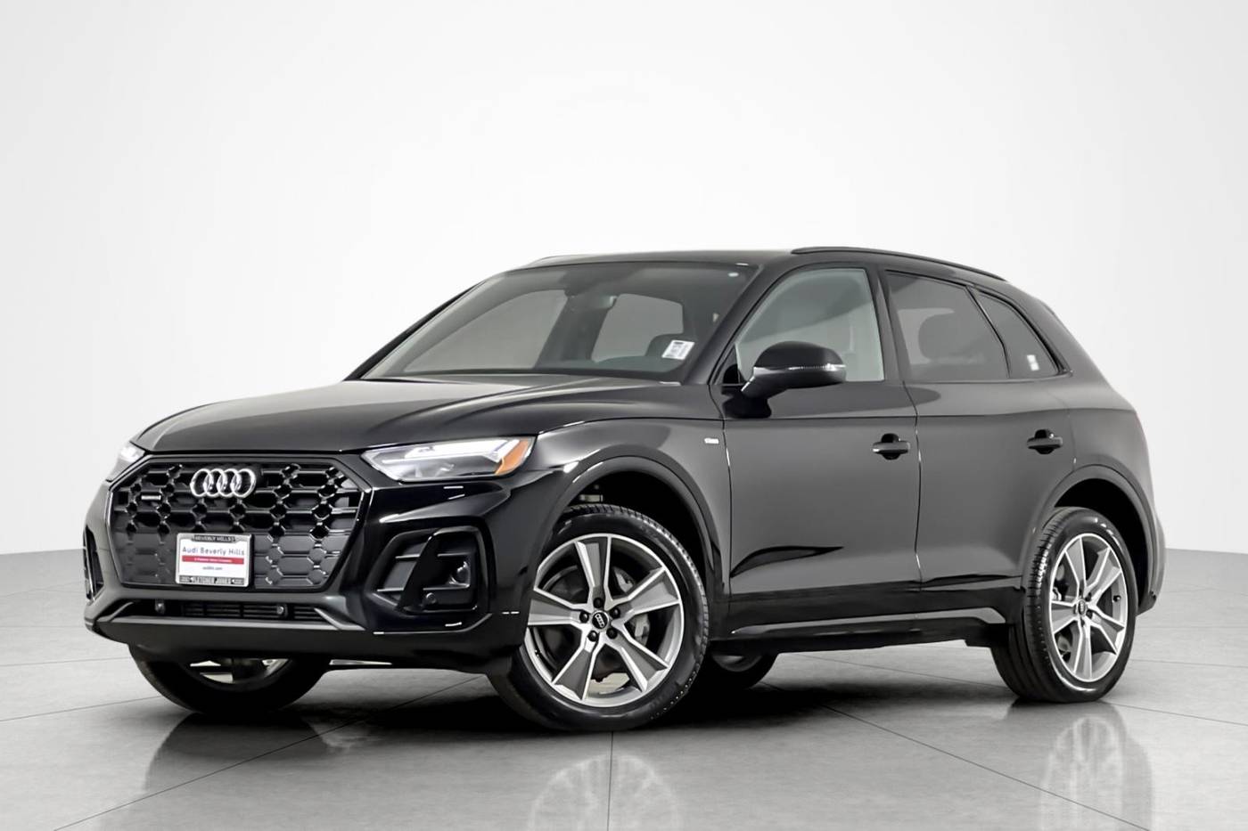 2025 Audi Q5 Premium — SUV — 4,928 mi — Beverly Hills, CA