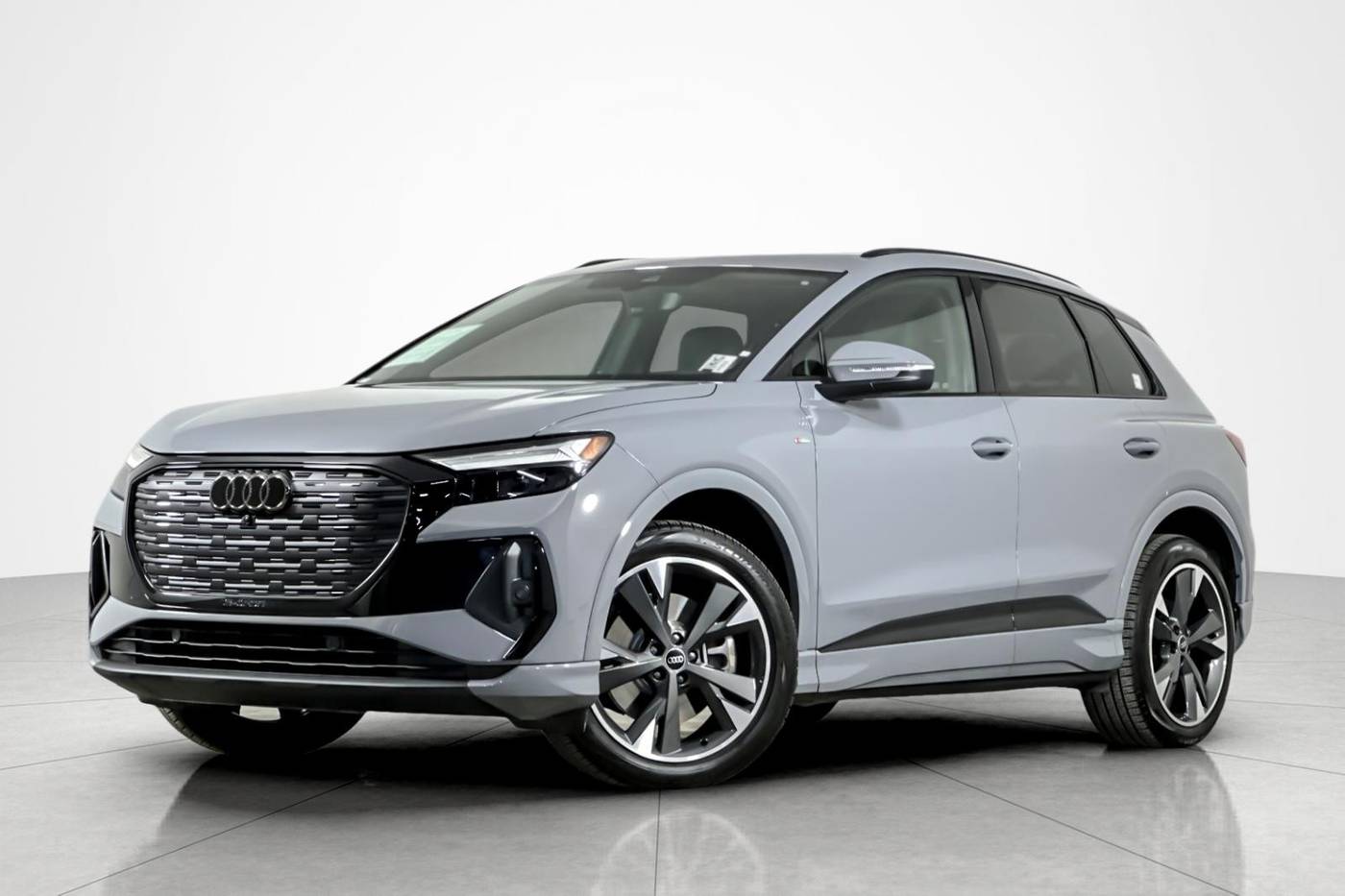 2024 Audi Q4 e-tron Premium — SUV — 3,631 mi — Beverly Hills, CA