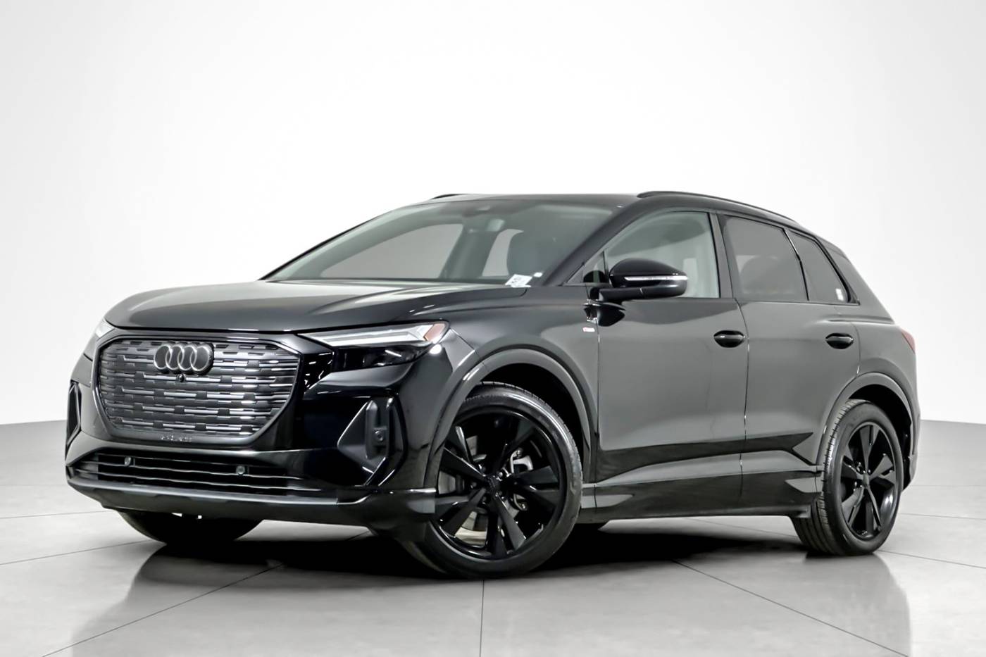2025 Audi Q4 e-tron Premium — SUV — 3,710 mi — Beverly Hills, CA