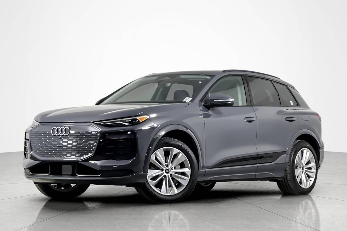 2025 Audi Q6 e-tron Premium — SUV — 5,289 mi — Beverly Hills, CA