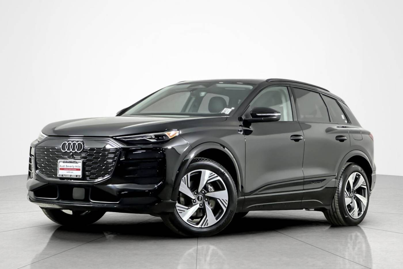 2025 Audi Q6 e-tron Premium — SUV — 5,034 mi — Beverly Hills, CA