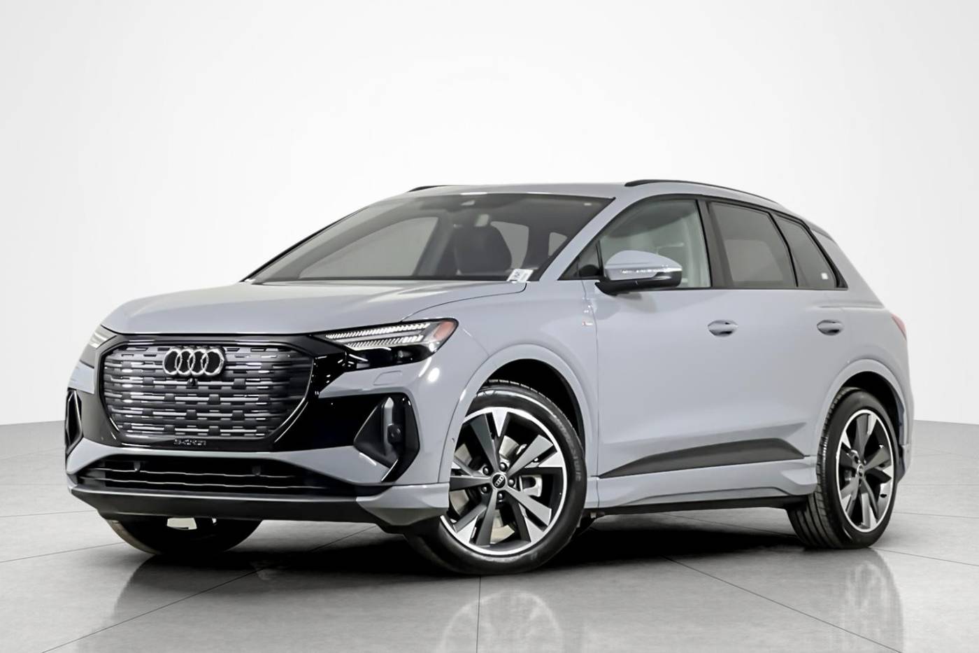 2024 Audi Q4 e-tron Prestige — SUV — 2,749 mi — Beverly Hills, CA