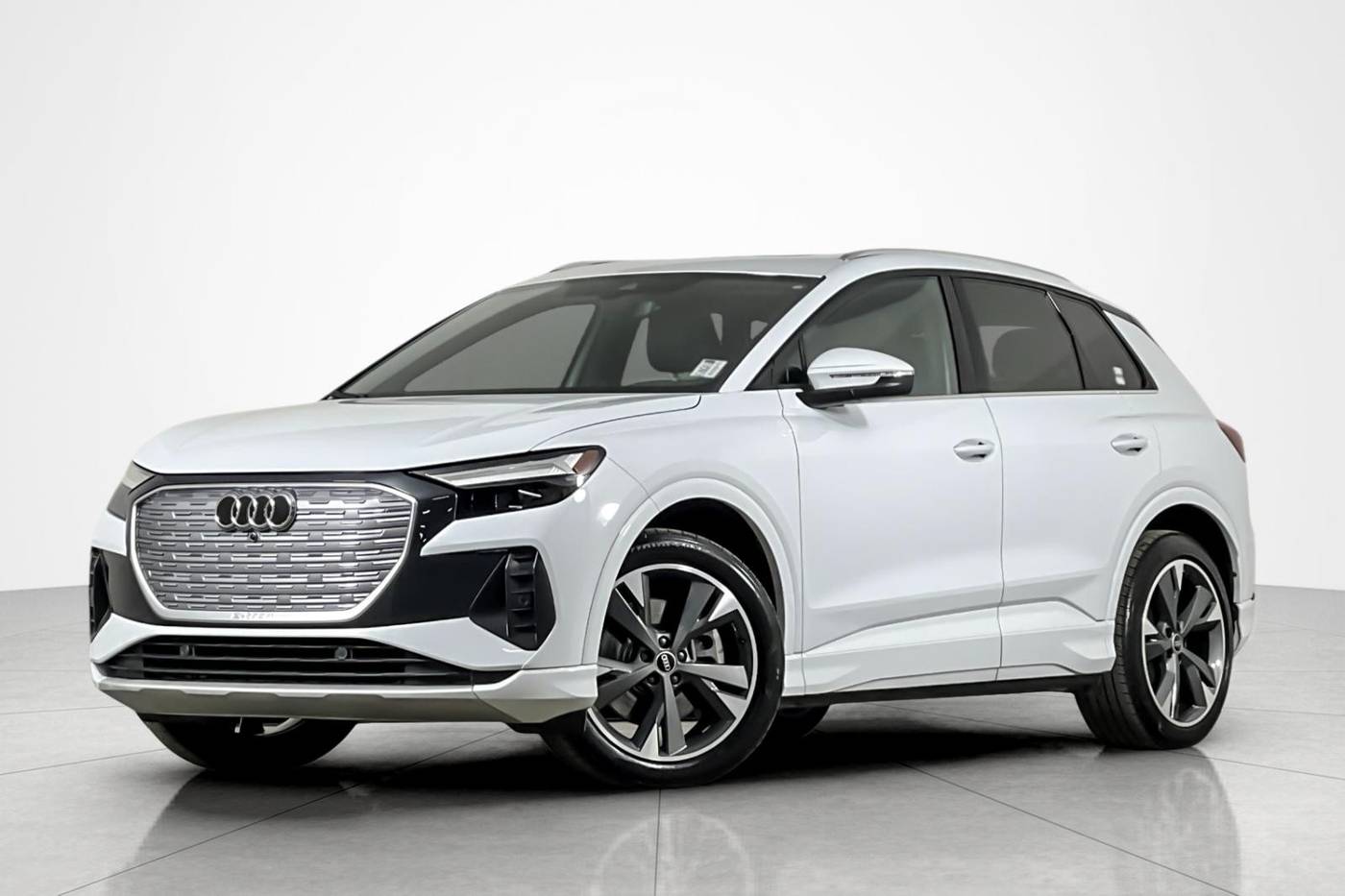 2022 Audi Q4 e-tron Premium Plus — SUV — 18,333 mi — Beverly Hills, CA