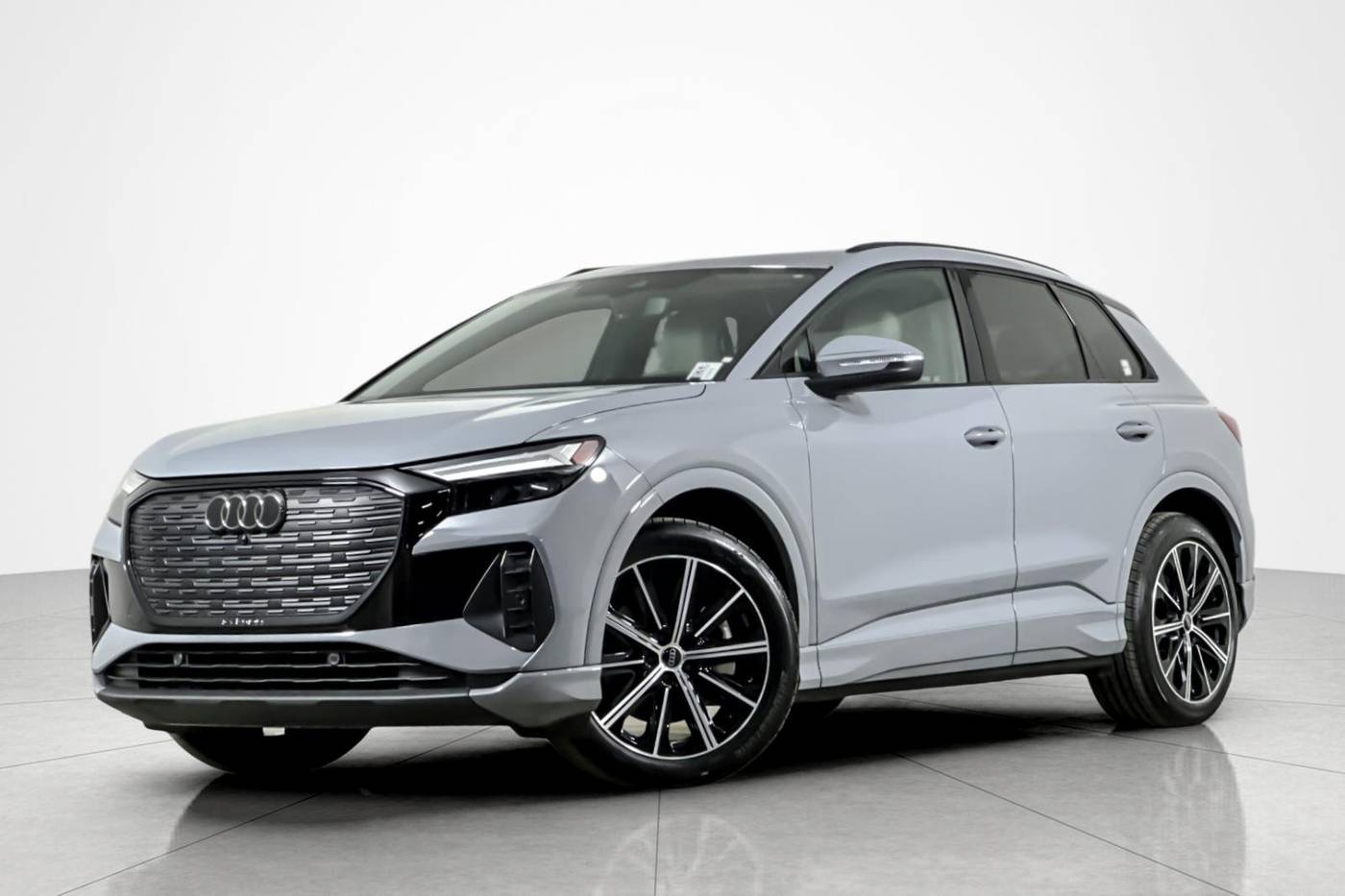 2025 Audi Q4 e-tron Premium Plus — SUV — 9,410 mi — Beverly Hills, CA