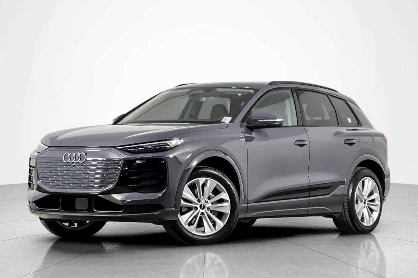 2025 Audi Q6 e-tron Premium Plus — SUV — 5,655 mi — Beverly Hills, CA
