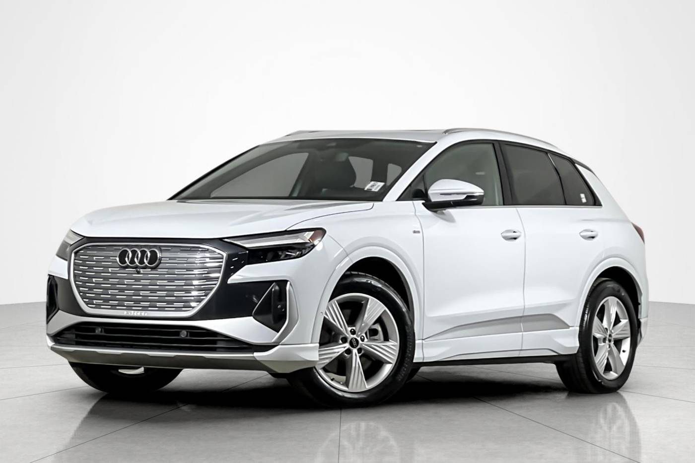 2024 Audi Q4 e-tron Premium Plus — SUV — 6,704 mi — Beverly Hills, CA
