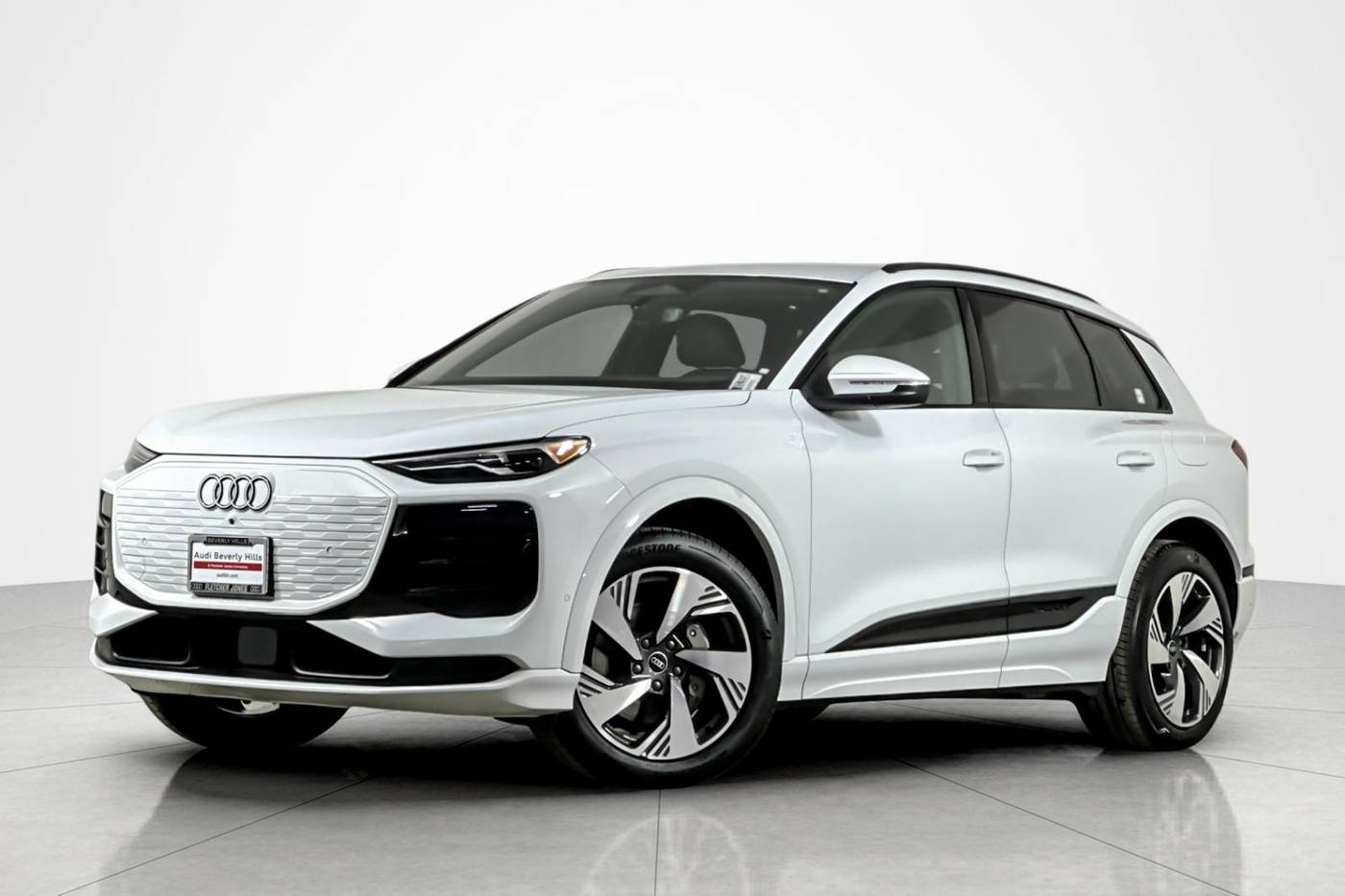2025 Audi Q6 e-tron Premium — SUV — 5,645 mi — Beverly Hills, CA