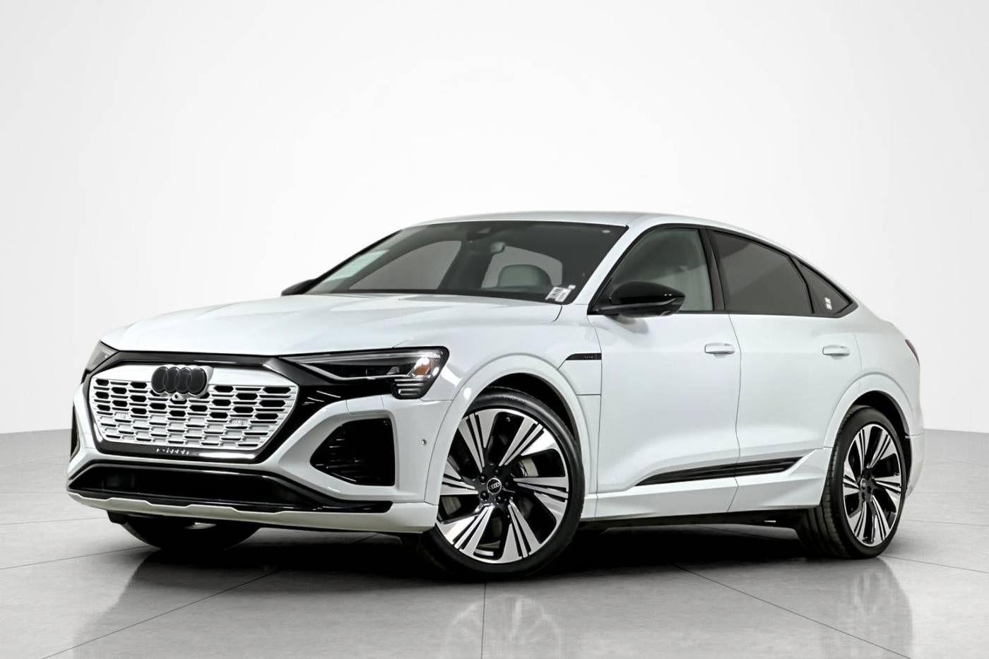 2024 Audi Q8 e-tron S line Prestige — SUV — 5,106 mi — Beverly Hills, CA