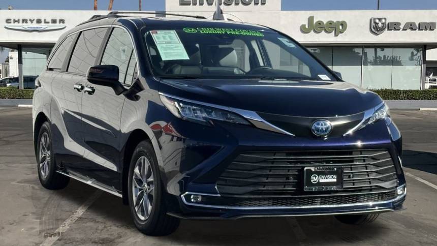 2023 Toyota Sienna XLE — Minivan — 17,004 mi — West Covina, CA