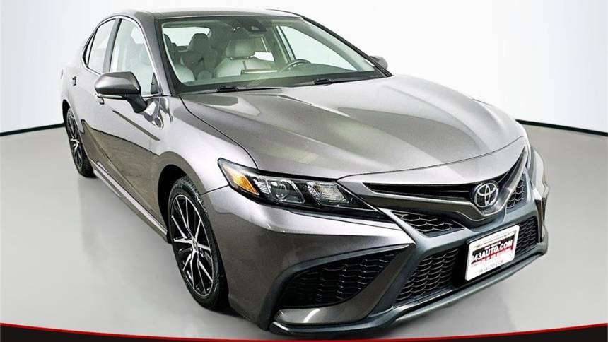 2022 Toyota Camry SE Nightshade