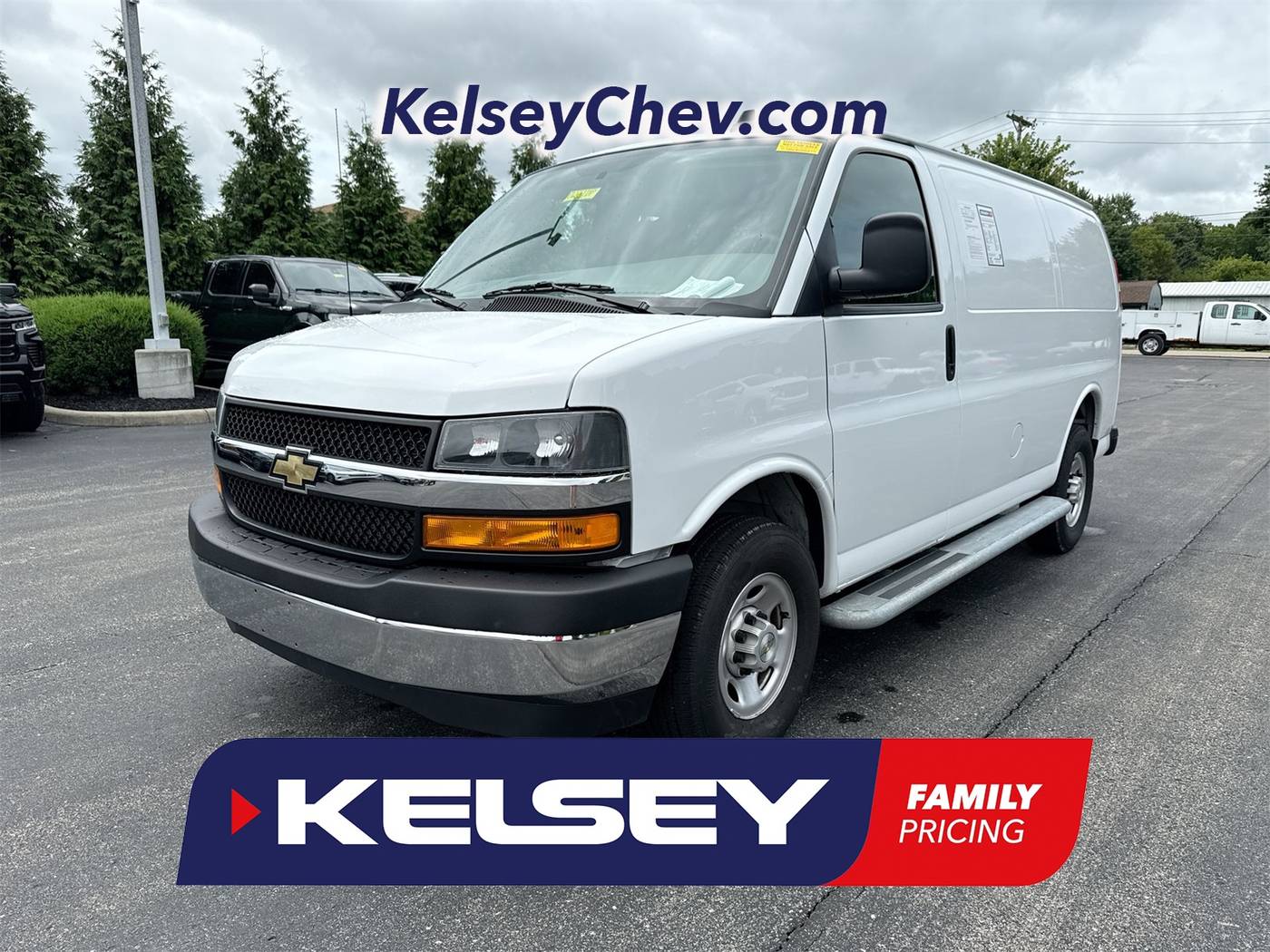 2023 Chevrolet Express Cargo Van Base — Cargo Van — 14,082 mi — Greendale, IN