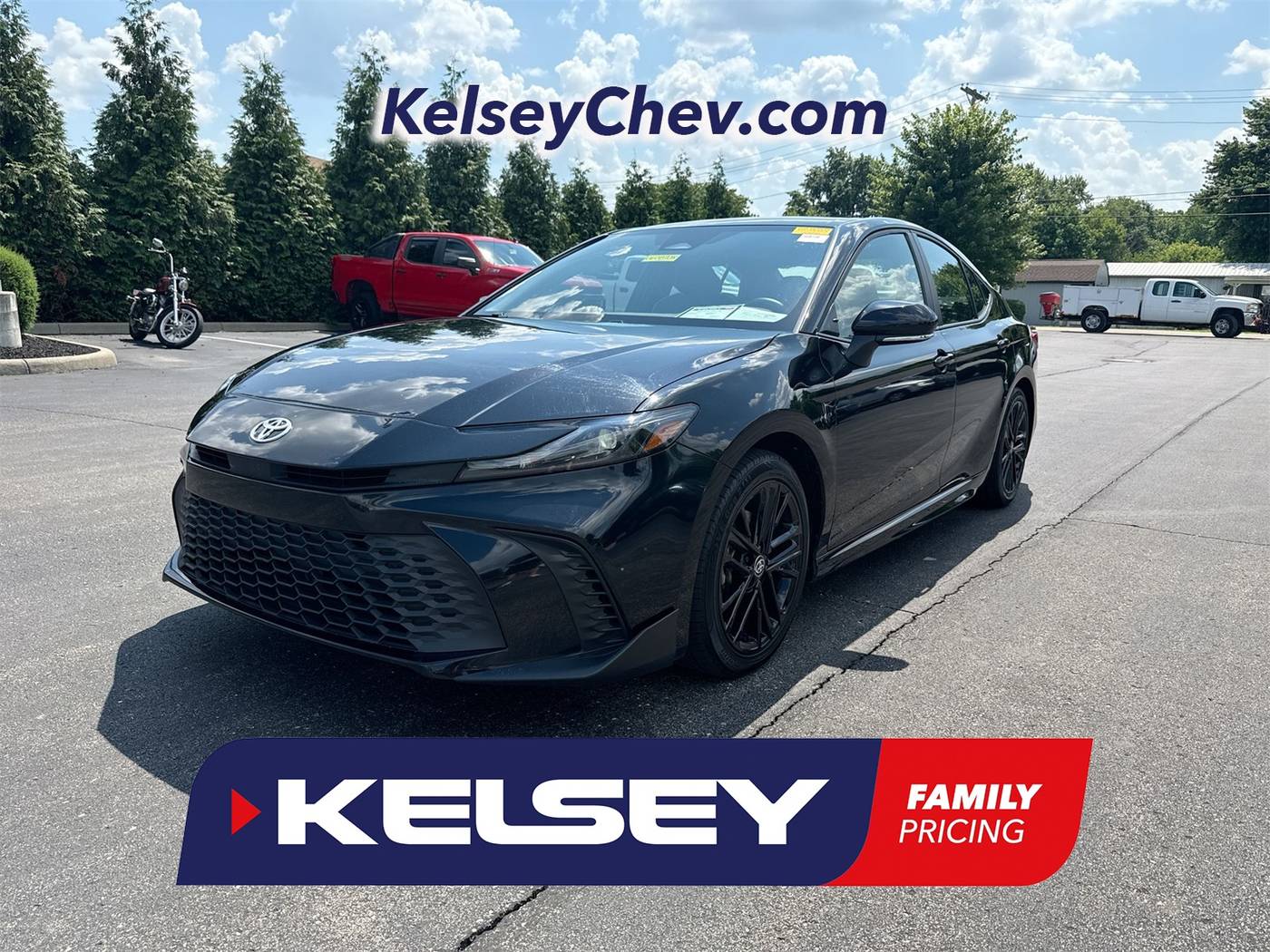 2025 Toyota Camry Hybrid SE — Sedan — 44,040 mi — Greendale, IN
